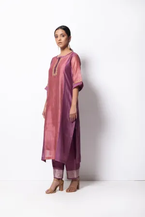 Bhavik Shah   I   Edison Kurta Full Set - Kurta, Stole, Pants, With Slip Kurta - Handwoven Chanderi Silk, Stole - Chanderi & Zari, Pants - Cotton Silk PLUM PINK CH-PK-PP-23