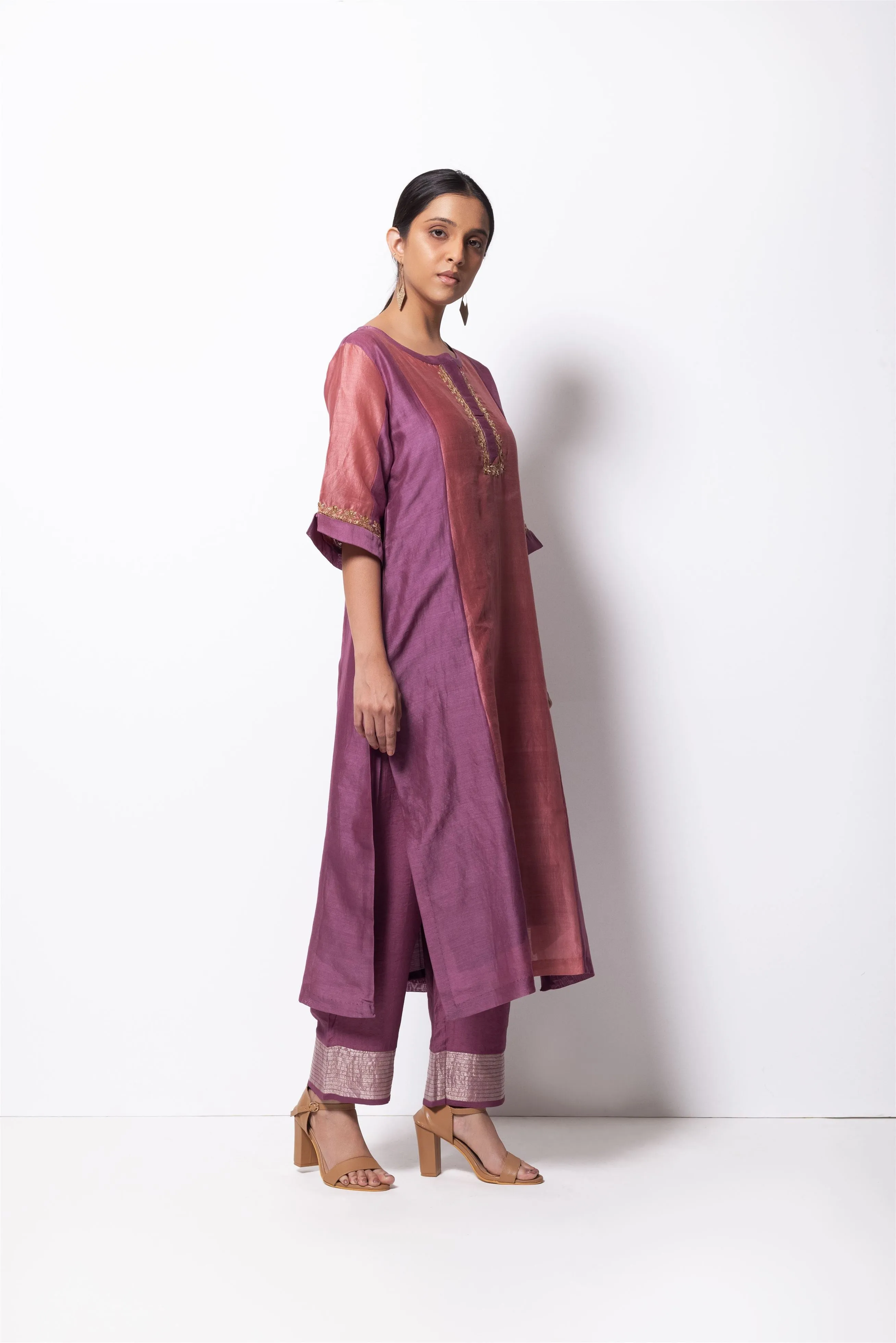 Bhavik Shah   I   Edison Kurta Full Set - Kurta, Stole, Pants, With Slip Kurta - Handwoven Chanderi Silk, Stole - Chanderi & Zari, Pants - Cotton Silk PLUM PINK CH-PK-PP-23