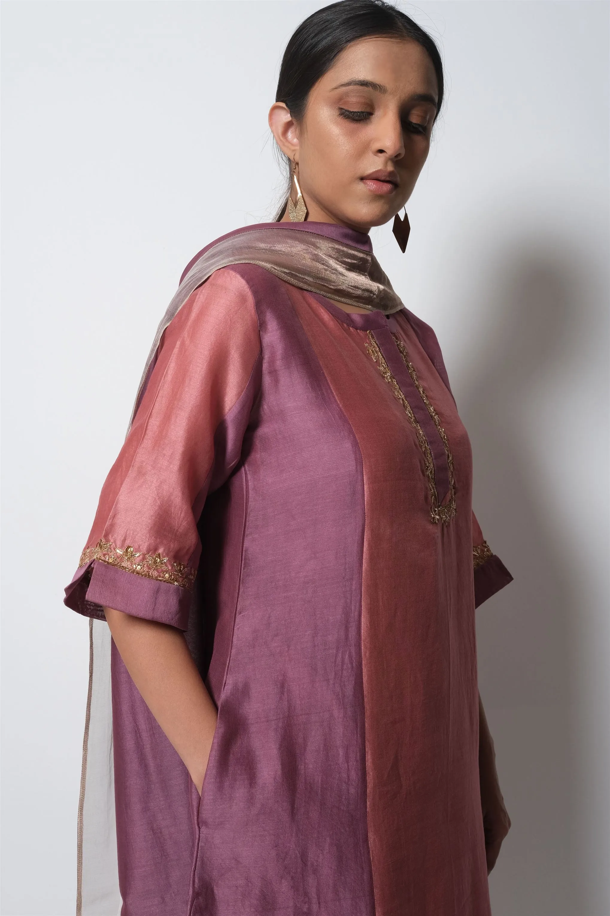 Bhavik Shah   I   Edison Kurta Full Set - Kurta, Stole, Pants, With Slip Kurta - Handwoven Chanderi Silk, Stole - Chanderi & Zari, Pants - Cotton Silk PLUM PINK CH-PK-PP-23