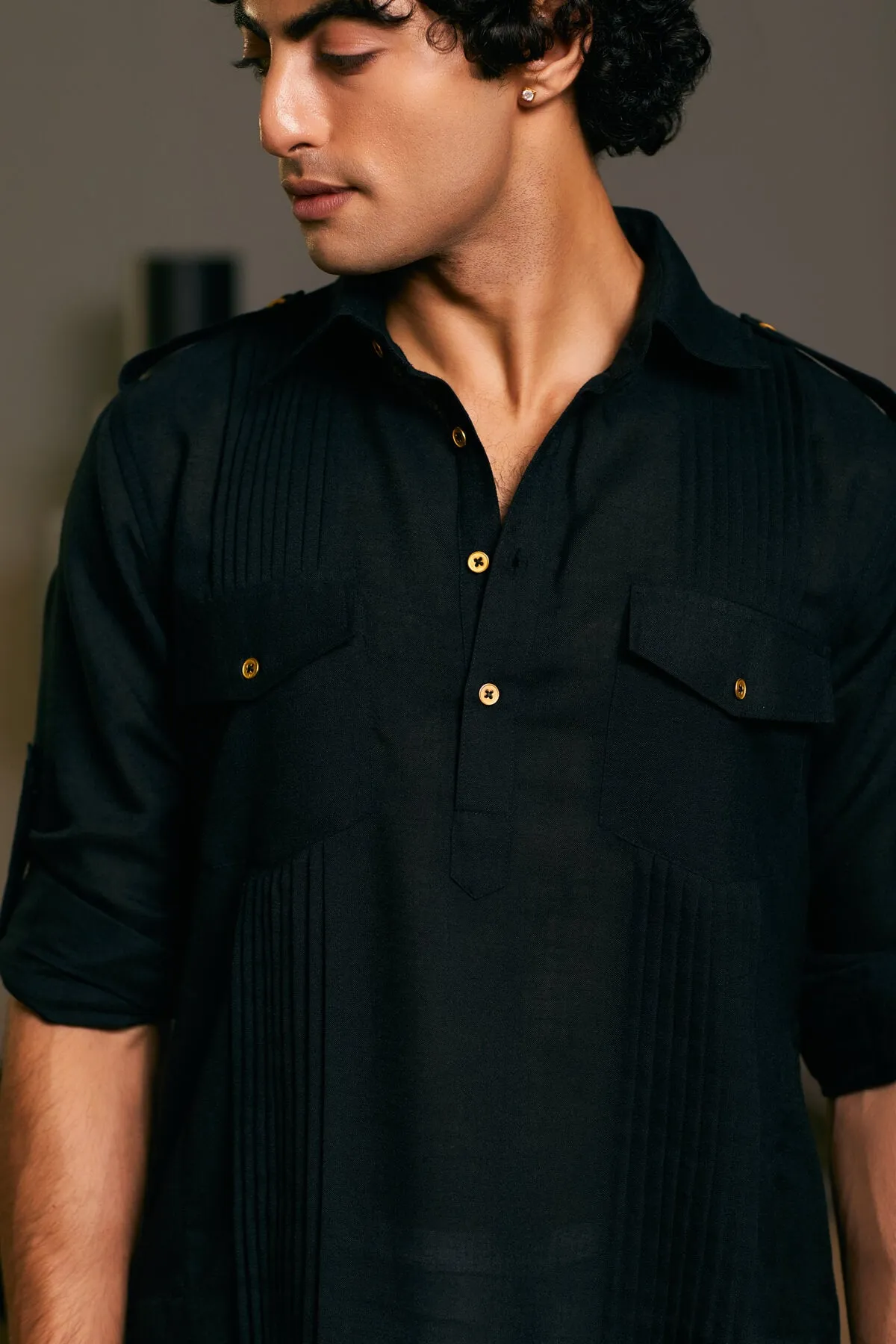 Black blended linen pintuck kurta
