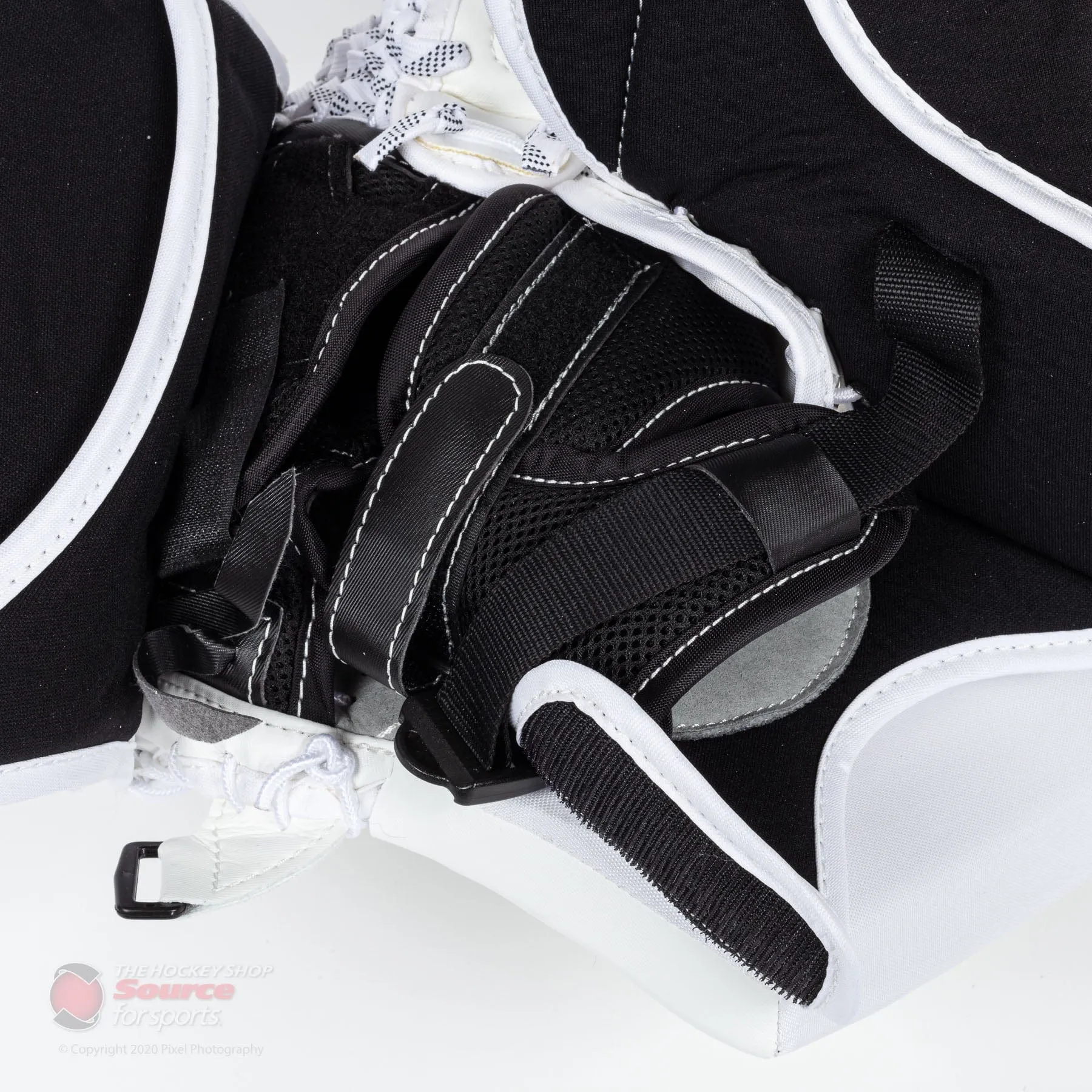 CCM Axis A1.9 Intermediate Goalie Catcher - Source Exclusive
