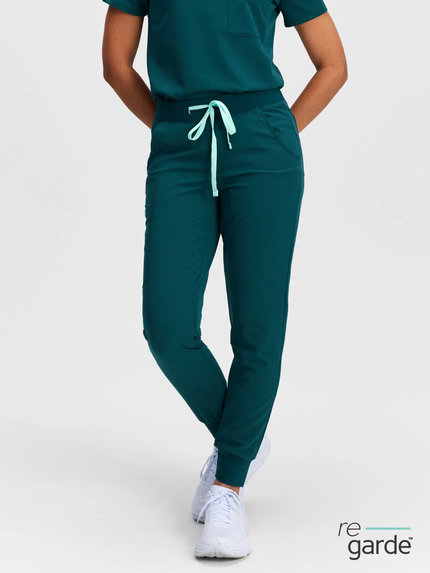 DEMI RE-GARDE™ - SARCELLE - Jogger Scrub Pants - SILVADUR™|| DEMI RE-GARDE™ - SARCELLE - Pantalon Jogger - SILVADUR™