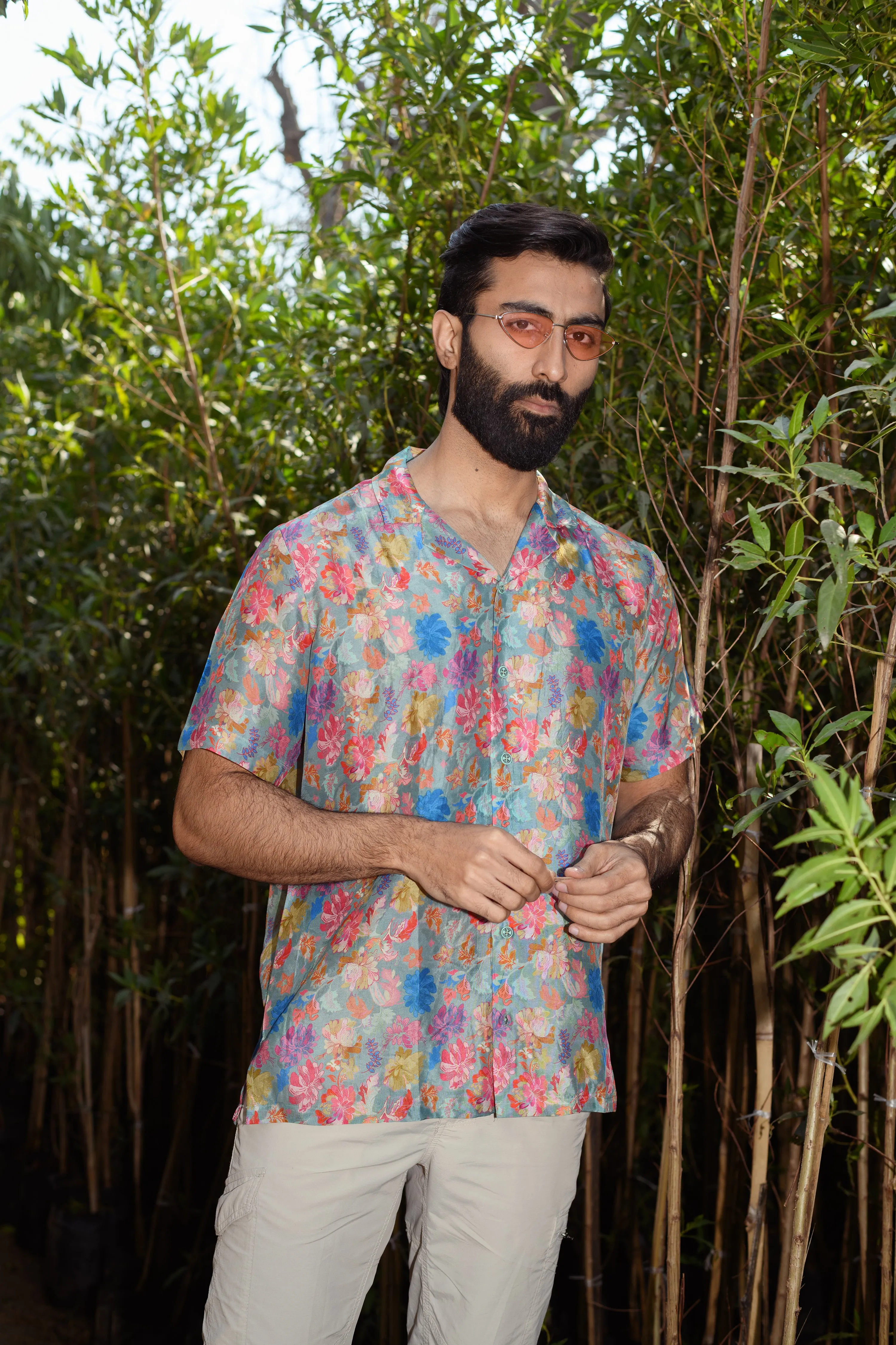 Floral Steel Grey - Russian Silk - Oversize Hawaiin Collar For Men