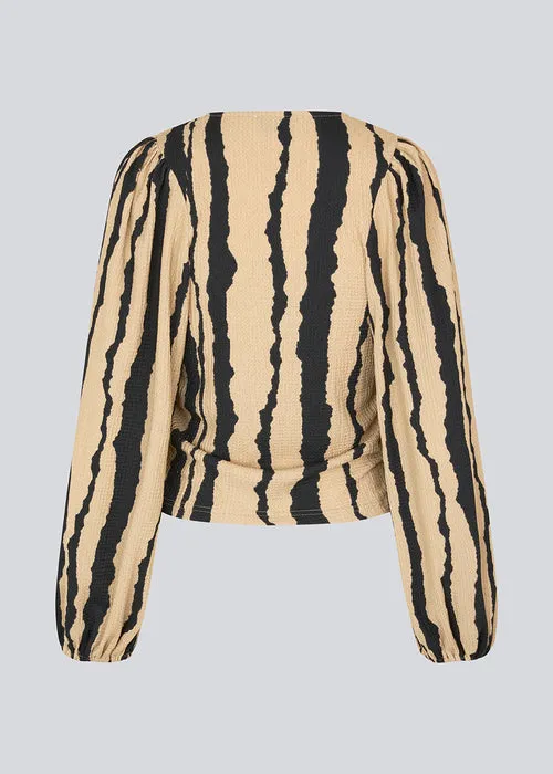 HarlandMD Print Top - Torn Lines