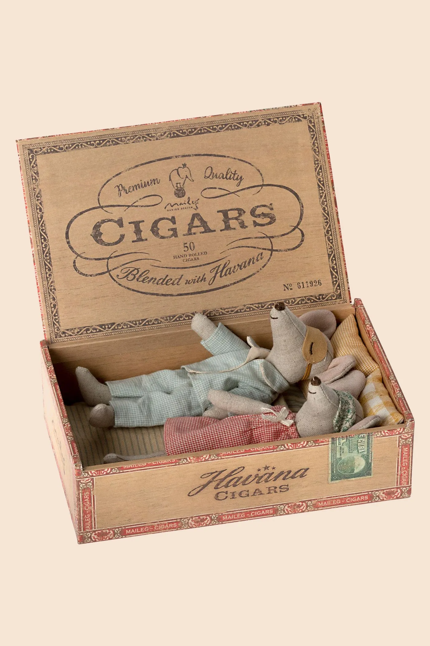 Maileg Mum and dad mice in cigarbox
