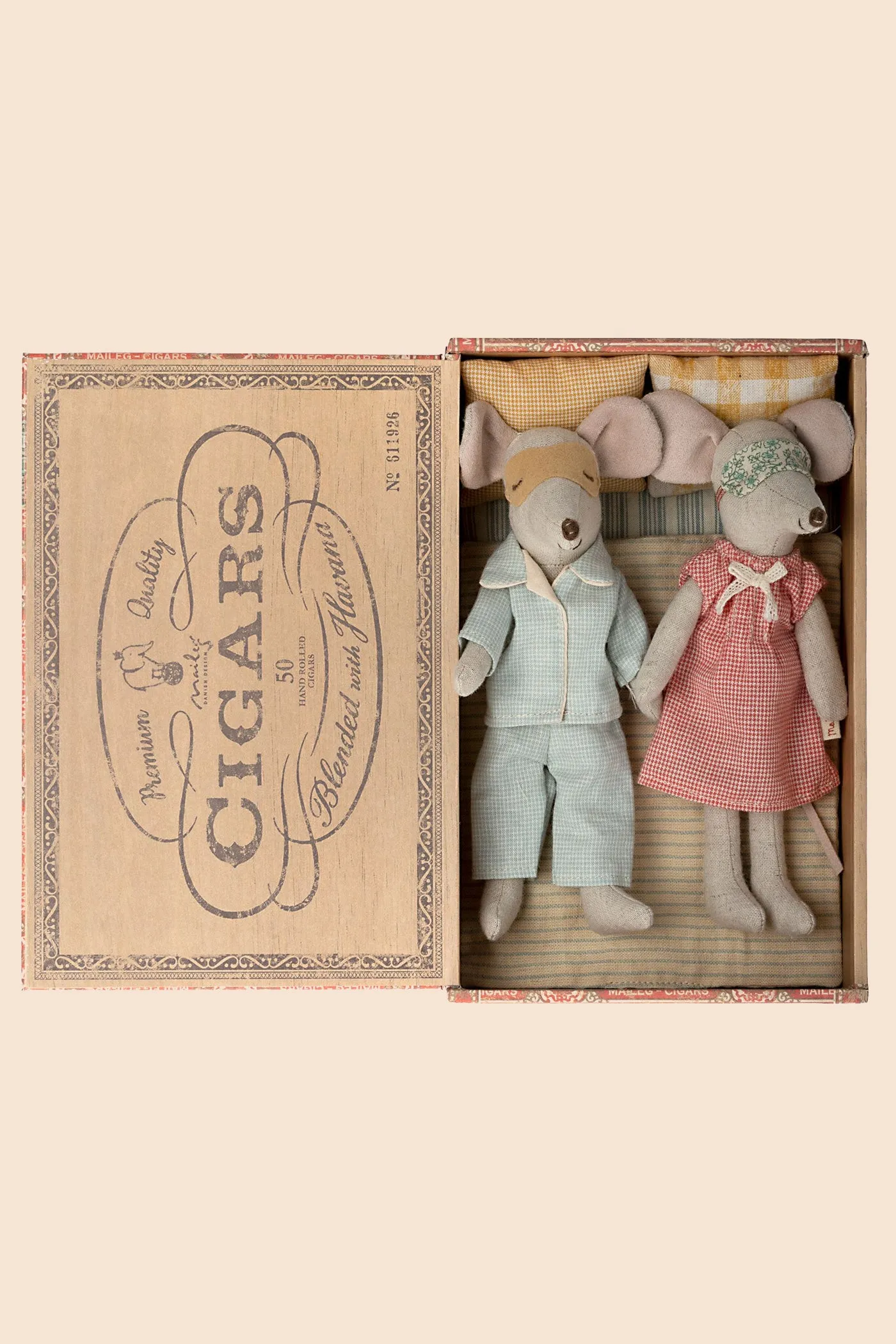 Maileg Mum and dad mice in cigarbox