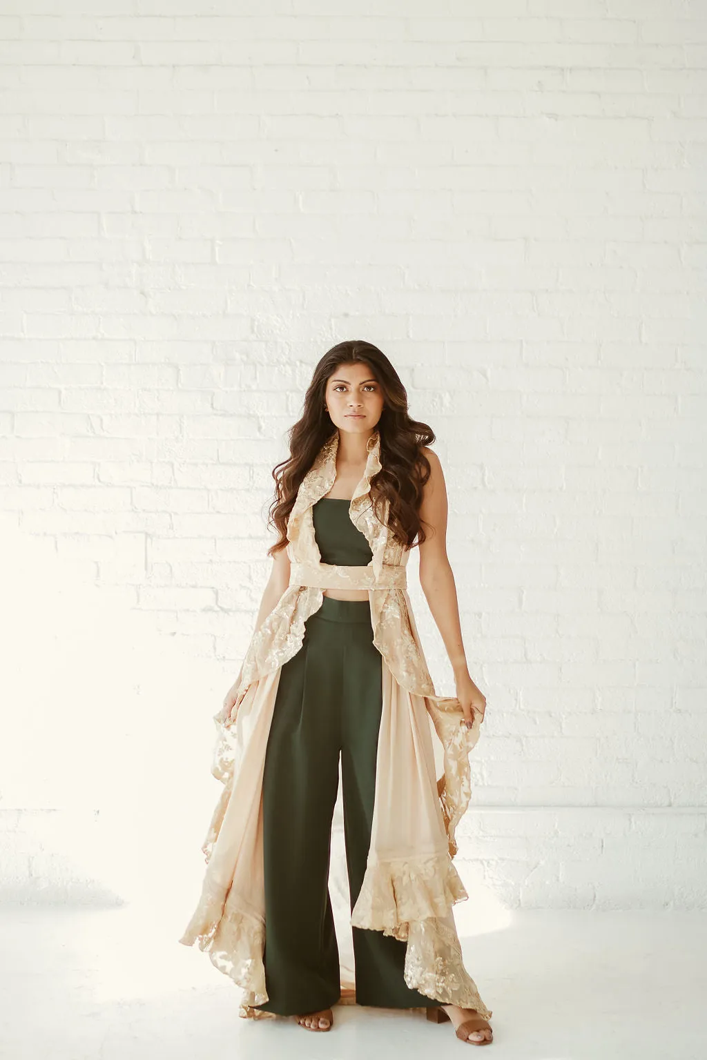 Pocketed High-Rise Wide Leg Trouser