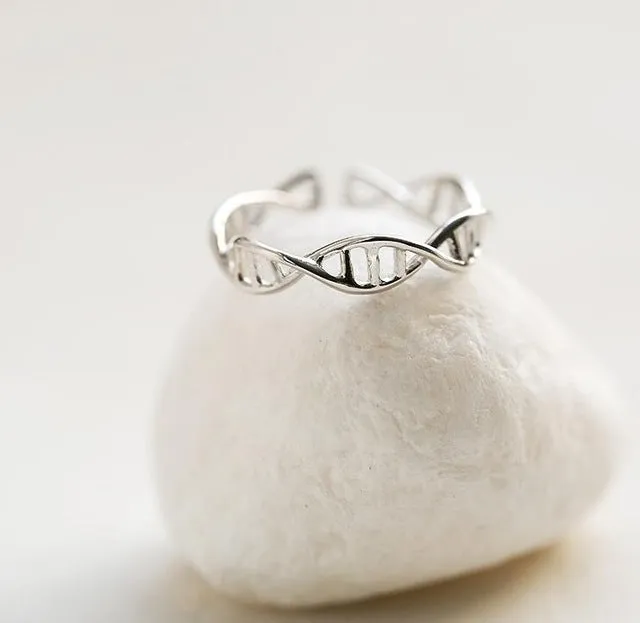 SMJEL New Biology DNA Ring for Women Minimalist Double Helix Anel Ring Men Chemistry Molecule Rings Gifts SYJZ080